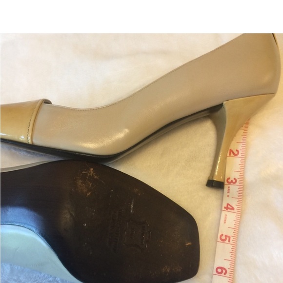 Stuart Weitzman Open toe yellow heels size 10 - Picture 5 of 5